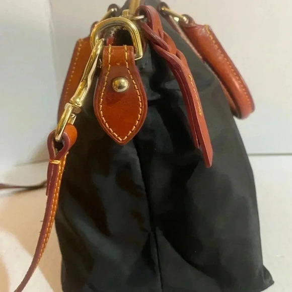 Dooney Bourke vintage black leather satchel handbag - Picture 4 of 16